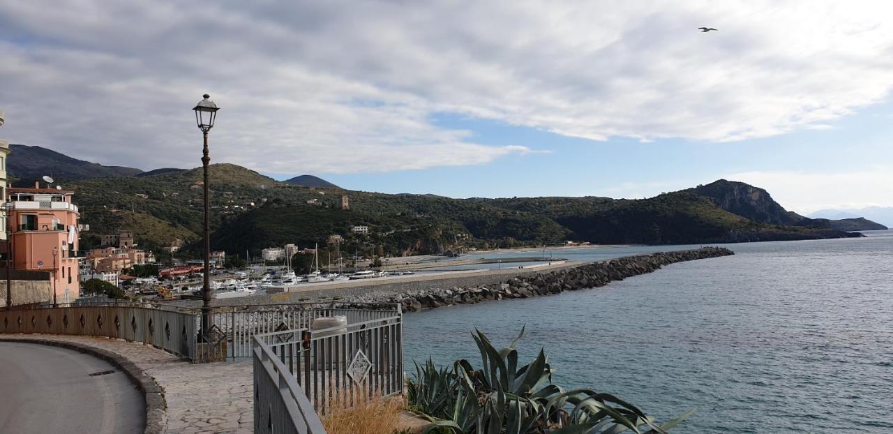 Casa Vacanze Luisa Marina di Camerota Exteriör bild